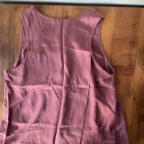 Washable Silk Tulip Back Set - Picture 7 of 9